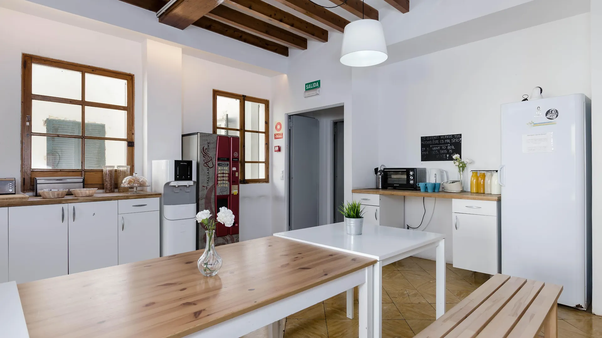 **  Urban Hostel Palma - Albergue Juvenil - Youth Hostel İspanya