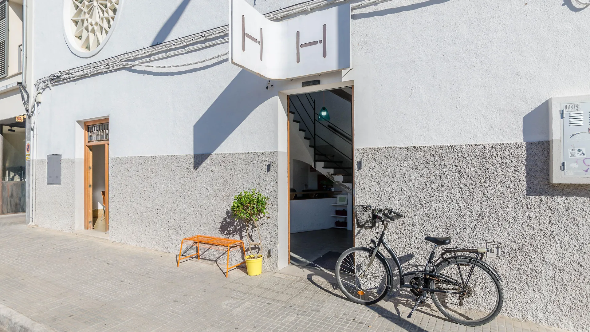 **  Urban Hostel Palma - Albergue Juvenil - Youth Hostel İspanya