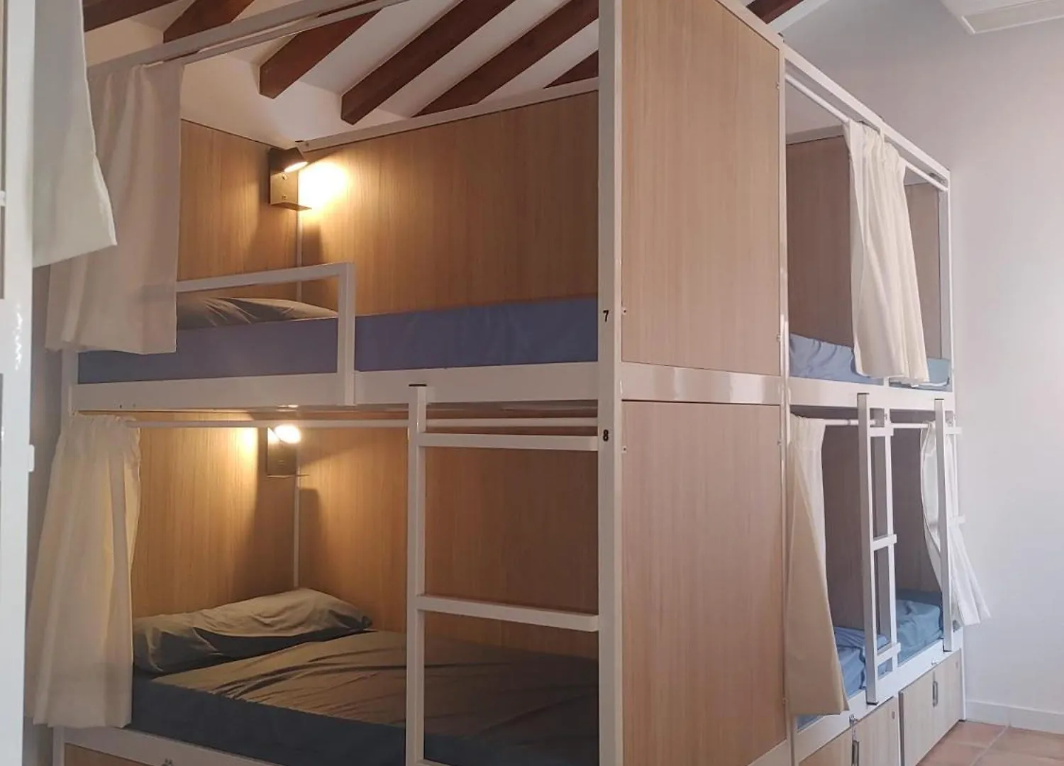 Urban Hostel Palma - Albergue Juvenil - Youth Hostel Spagna