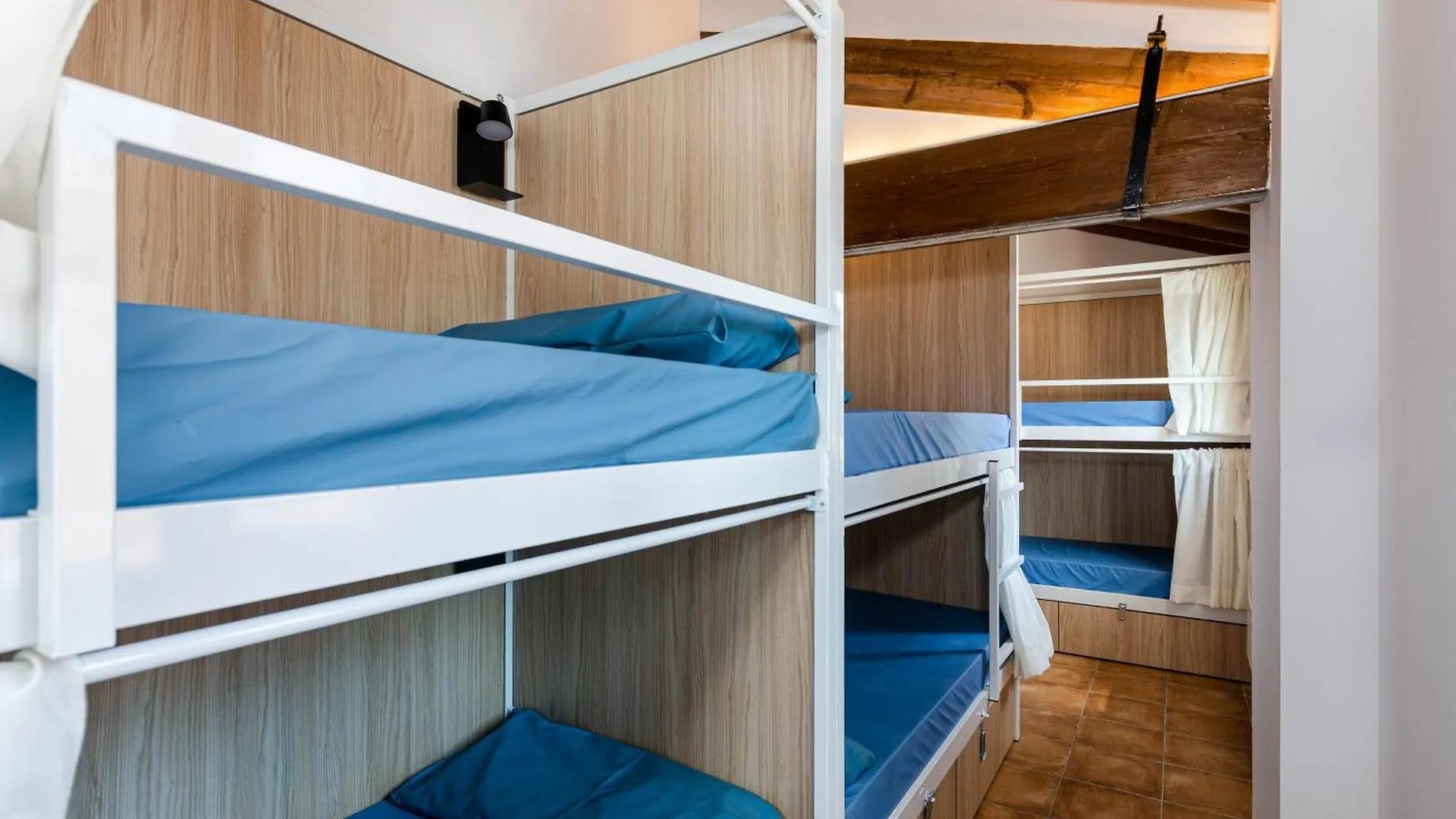 Urban Hostel Palma - Albergue Juvenil - Youth Hostel 2*, Palma de Mallorca İspanya