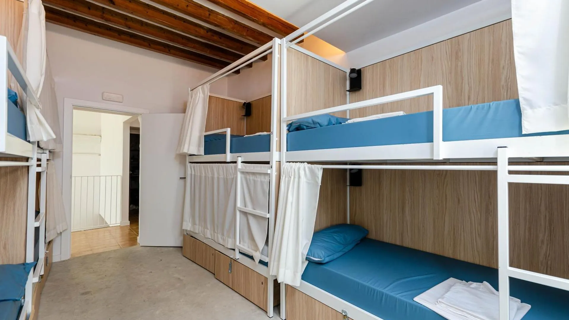 Urban Hostel Palma - Albergue Juvenil - Youth Hostel