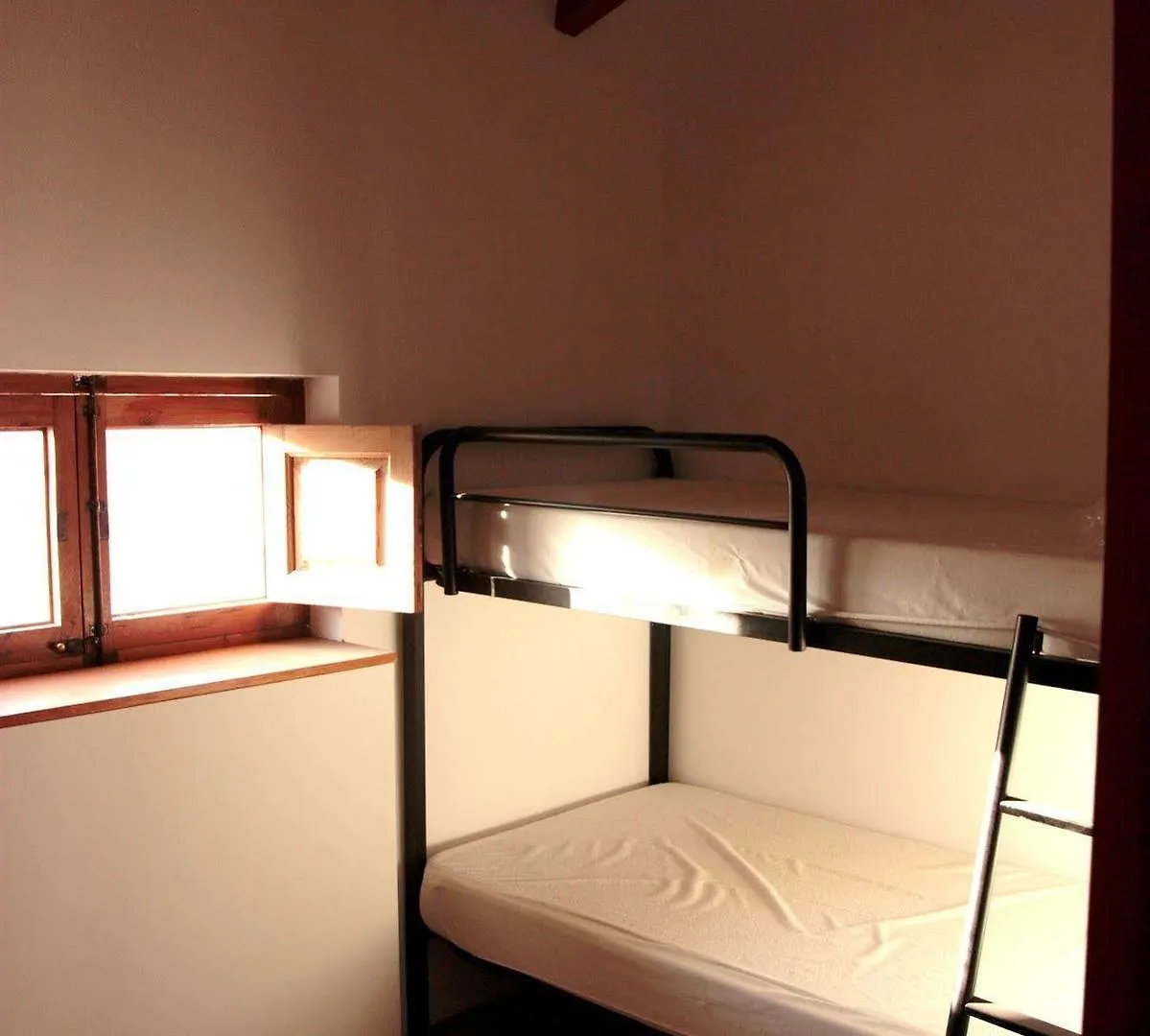 Urban Hostel Palma - Albergue Juvenil - Youth Hostel