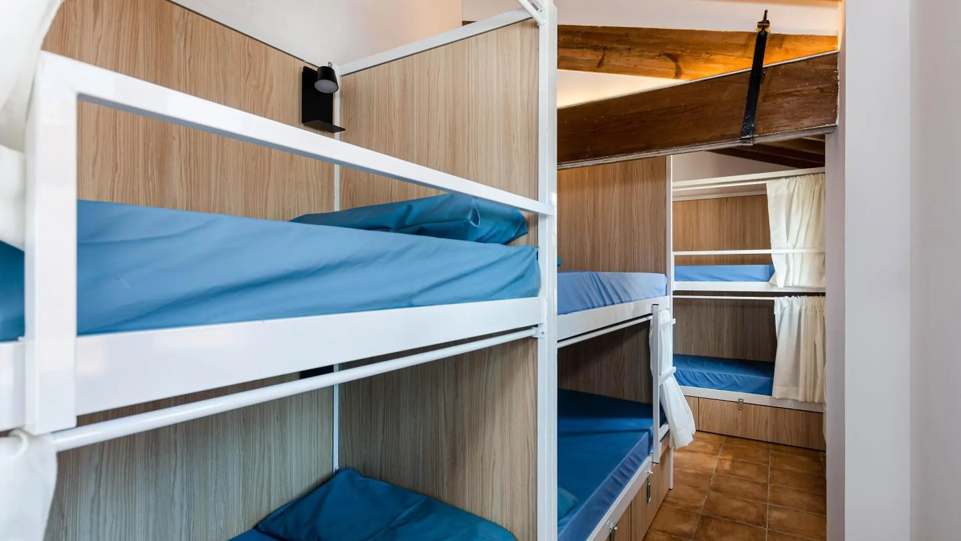 Urban Hostel Palma - Albergue Juvenil - Youth Hostel