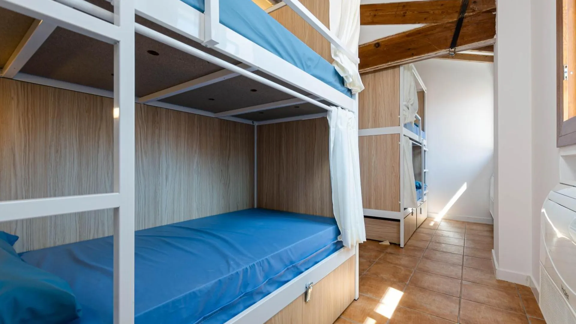 Urban Hostel Palma - Albergue Juvenil - Youth Hostel