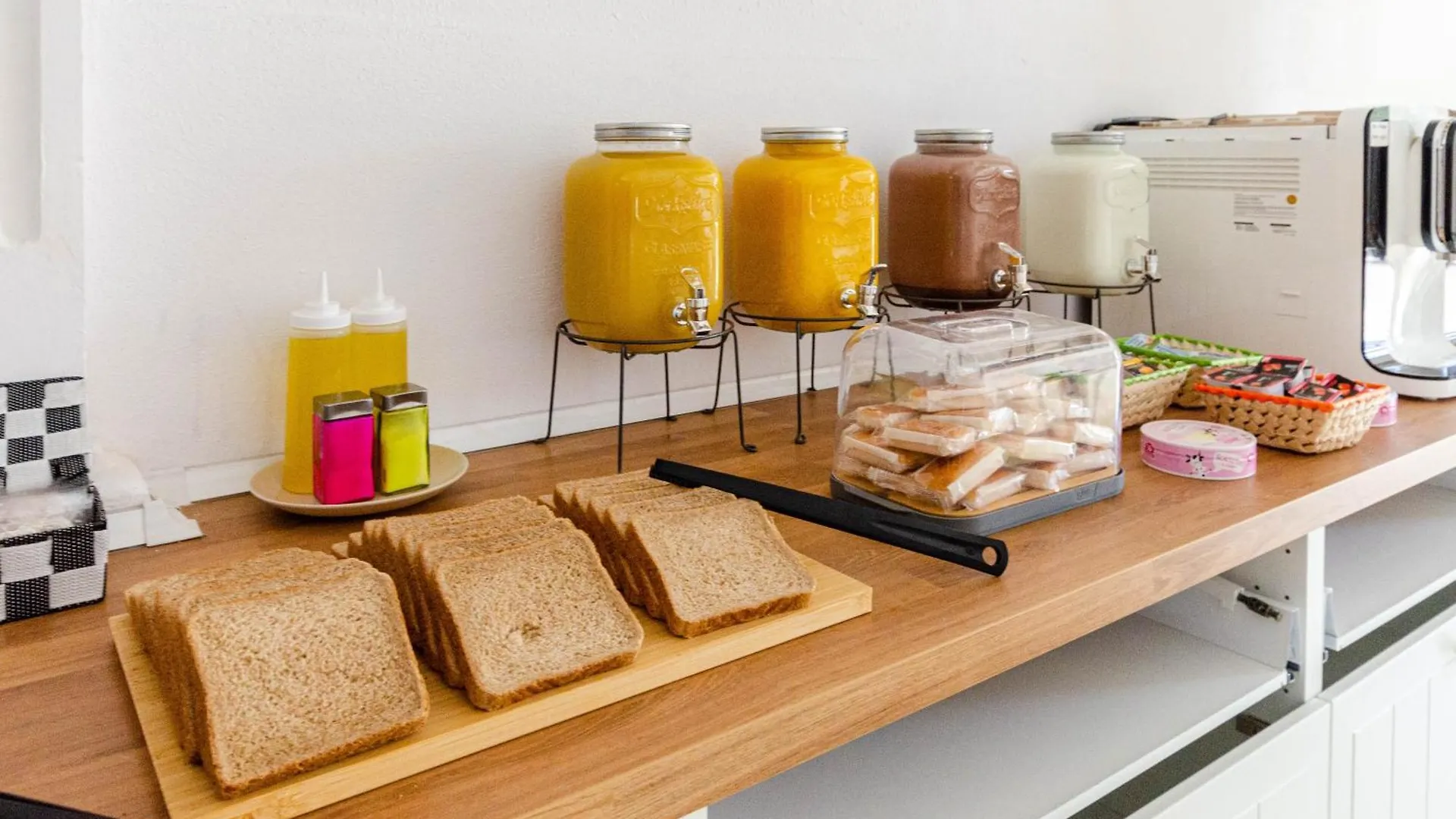 Urban Hostel Palma - Albergue Juvenil - Youth Hostel  ميورقة